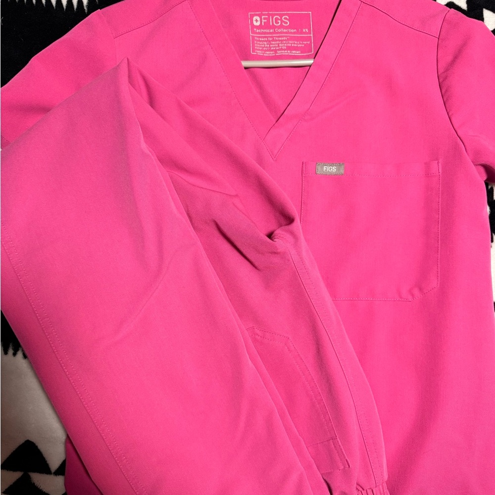 Figs Vivid Pink Medical Scrubs